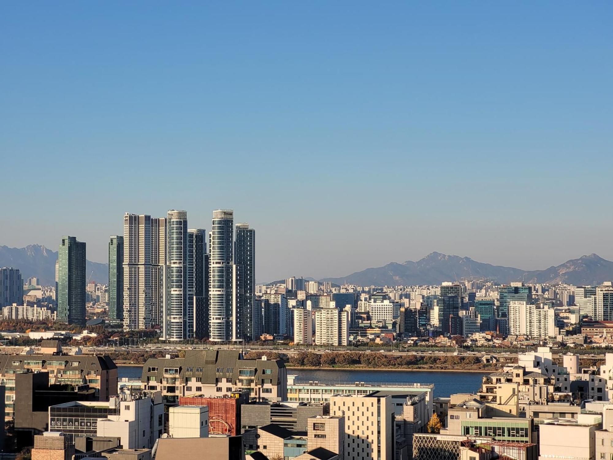 247 Riverview Apartemen